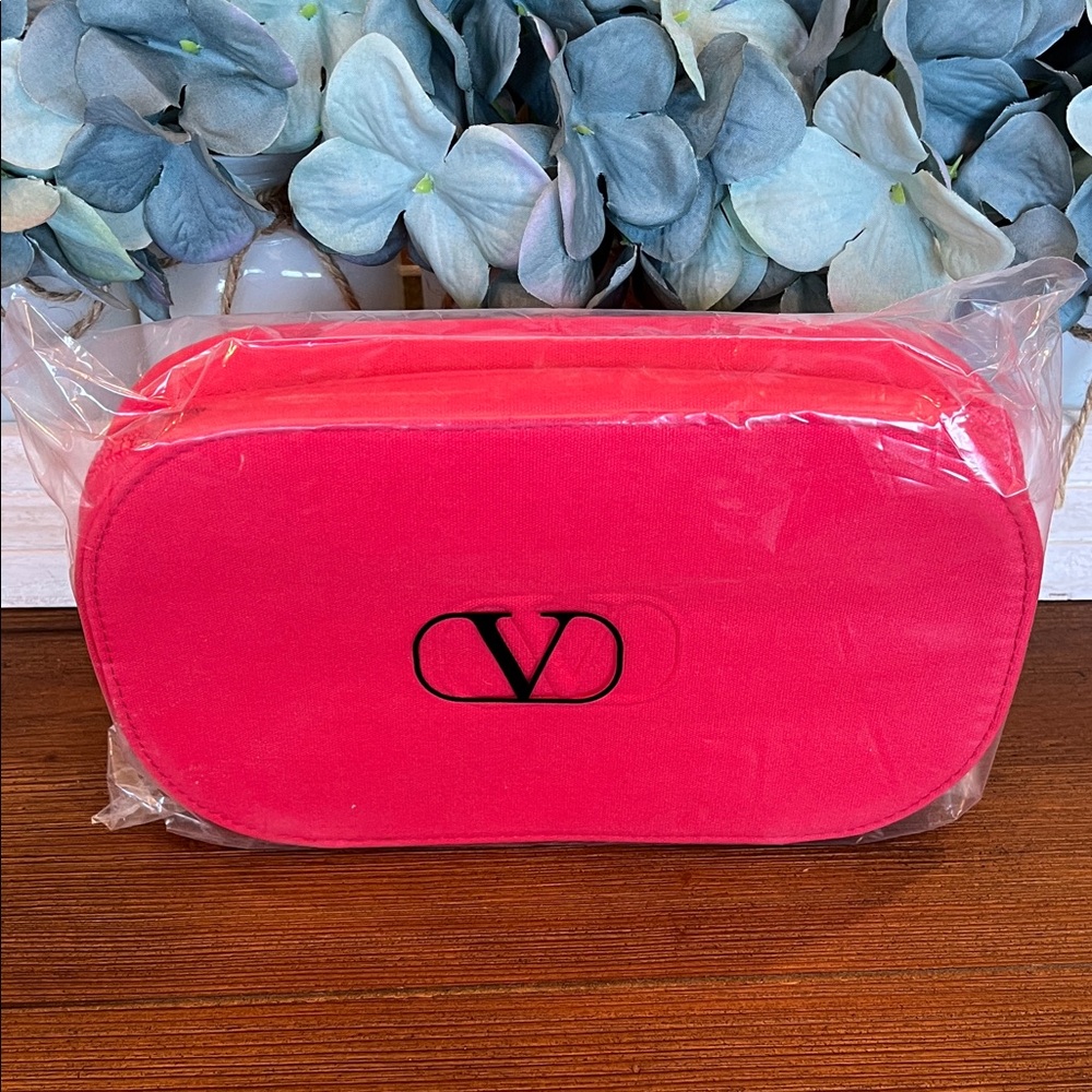 NWT Valentino Garavani Red V Logo Cosmetic Case